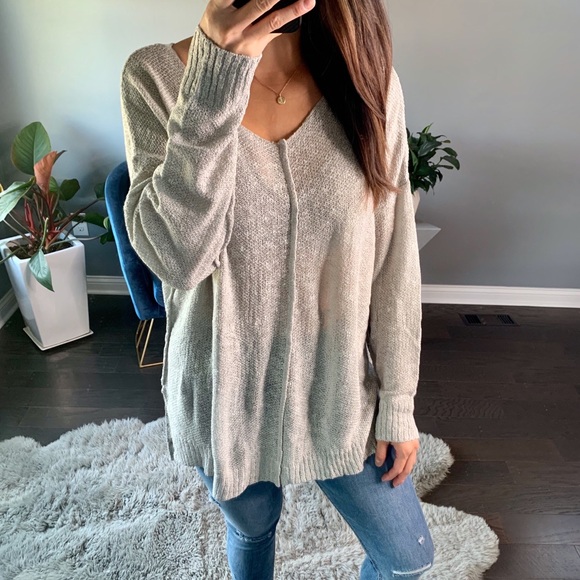 bydonnywu Tops - 🏷Chloe Knit Gray